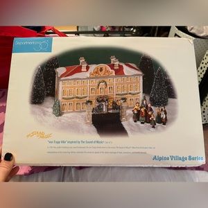 Brand new!! In box, never used. Dept 56 The Sound of Music Alpine Village